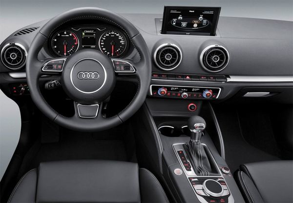 Audi продемонстрировала интерьер нового A3