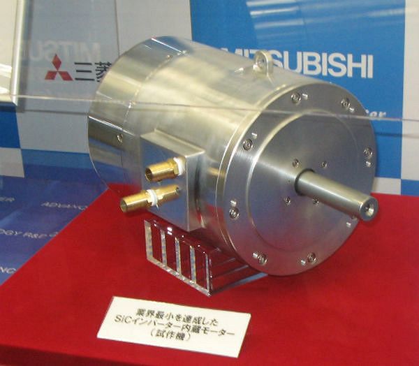 Новый 70-киловаттный электромотор назван производителем «самым маленьким в мире мотором на постоянном токе в своём классе». (Здесь и ниже фото Mitsubishi Electric Corporation.)
