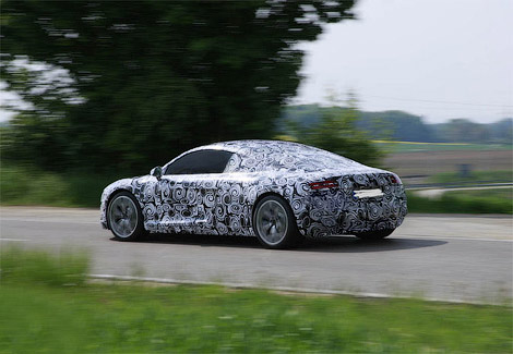 Компания Audi приступила к испытаниям электрического спорткара e-tron