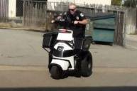 Трёхколёсный электроскутер принят на вооружение полицейских