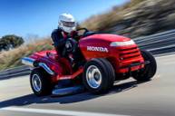 Honda установила мировой рекорд скорости для газонокосилок