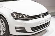 Volkswagen golf и mercedes e-сlass получили высшие оценки безопасности от американцев