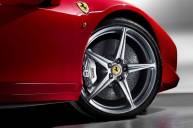 Ferrari представит в женеве второй суперкар с турбомотором