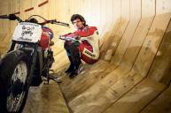 Британский мотоциклист установил рекорд скорости на стене смерти