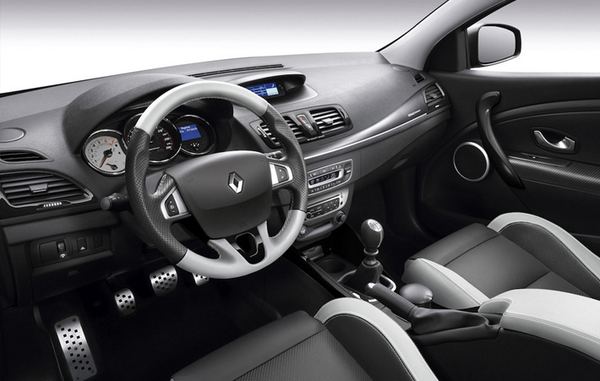 Renault опубликовал первую информацию о рестайлинговом Megane