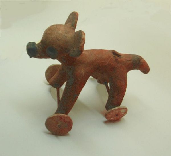 Вопреки распространённому мнению, колёса были известны индейцам, но только в виде атрибута вот таких миниатюрных фигурок, имевших, вероятно, культовое значение.