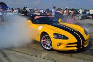 Киевский чиновник во время нелегальных гонок попал на dodge viper в дтп и погиб