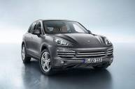 Компания Porsche представила платиновый Cayenne