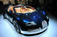 Суперкар veyron компания bugatti специально для автосалона в дубае