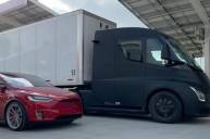 Тягач Tesla Semi разгоняется на трассе до впечатляющей скорости