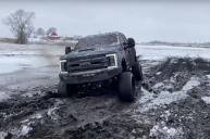 Как Ford F-350 за 100 тысяч долларов утопили в грязи