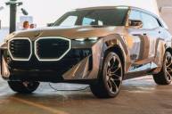 Компания BMW представила новый гибридный автомобиль BMW Concept XM